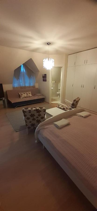 Oazis Apartmanhaz Хайдусобосло Экстерьер фото